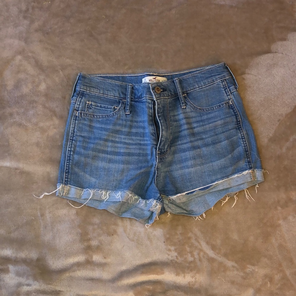 Hollister high waisted shorts
